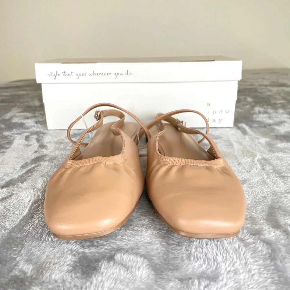 NWT Womens Ballet Flats Sz‎ 10 Faux Leather Minimalist Cottage Classic Slip On